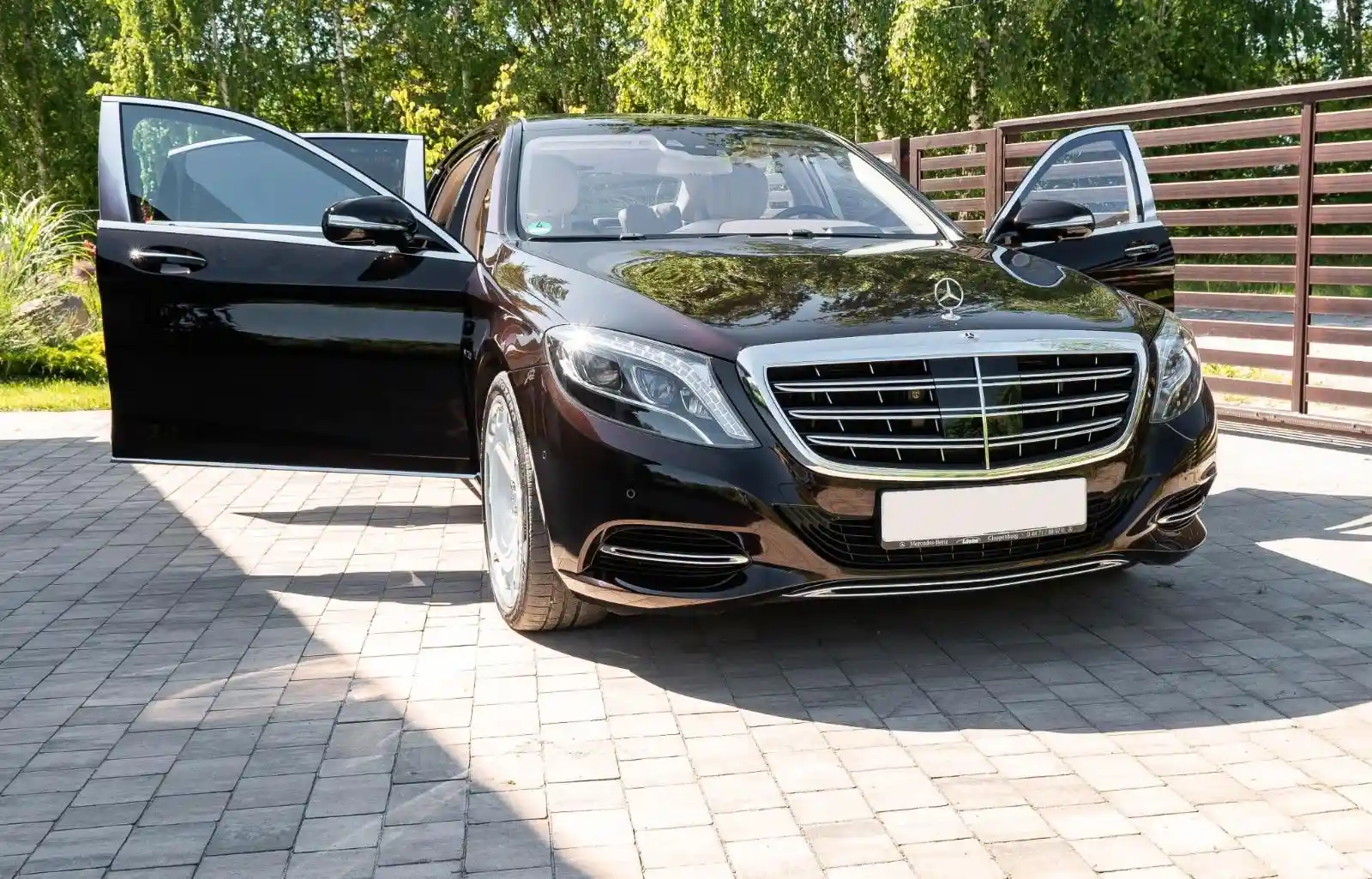 Mercedes-Benz S 600
