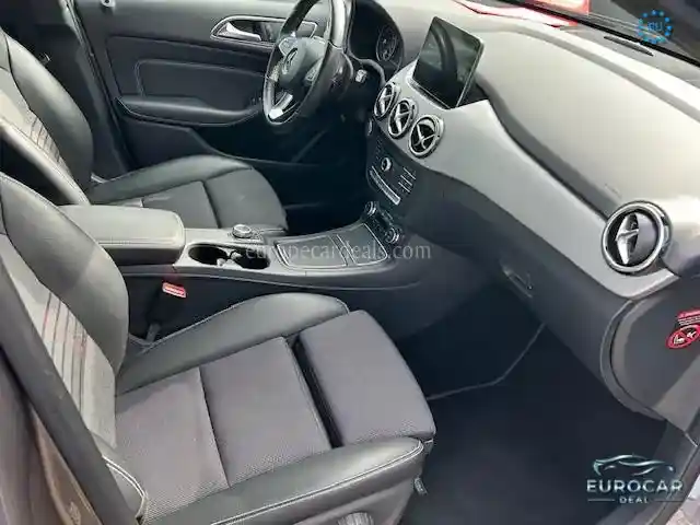 Mercedes-Benz B 220
