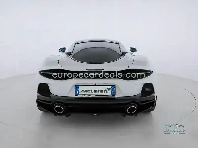 McLaren GT