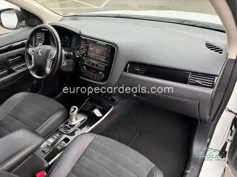 Mitsubishi Plug-in Hybrid Outlander