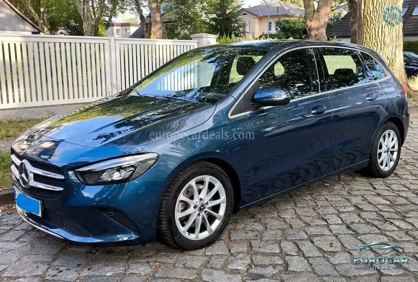 Mercedes-Benz B 220