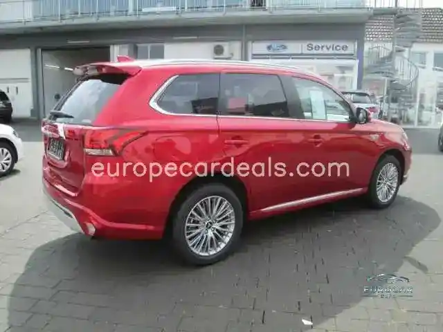 Mitsubishi Plug-in Hybrid Outlander