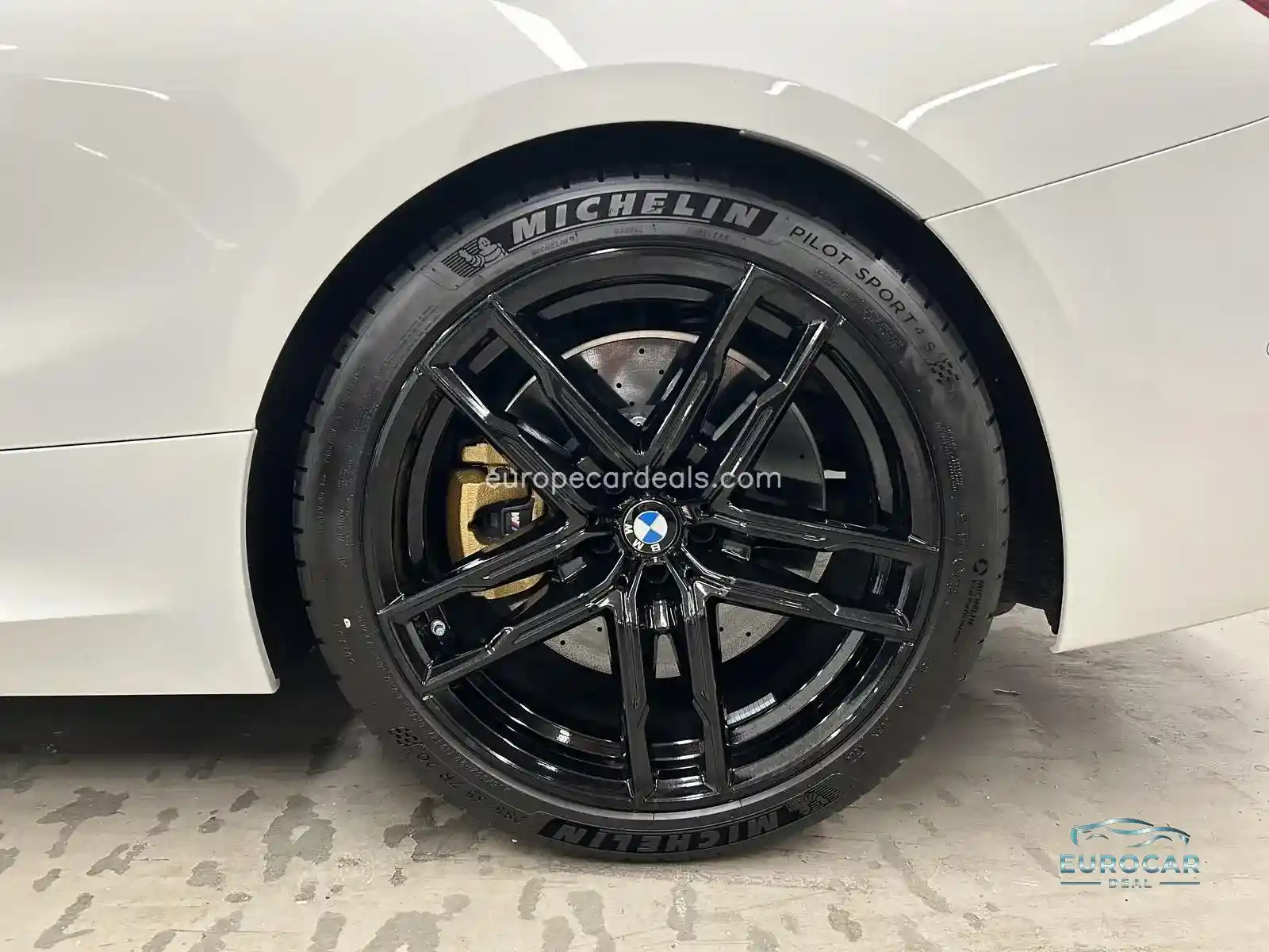 BMW M8