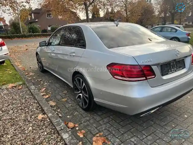 Mercedes-Benz E 220