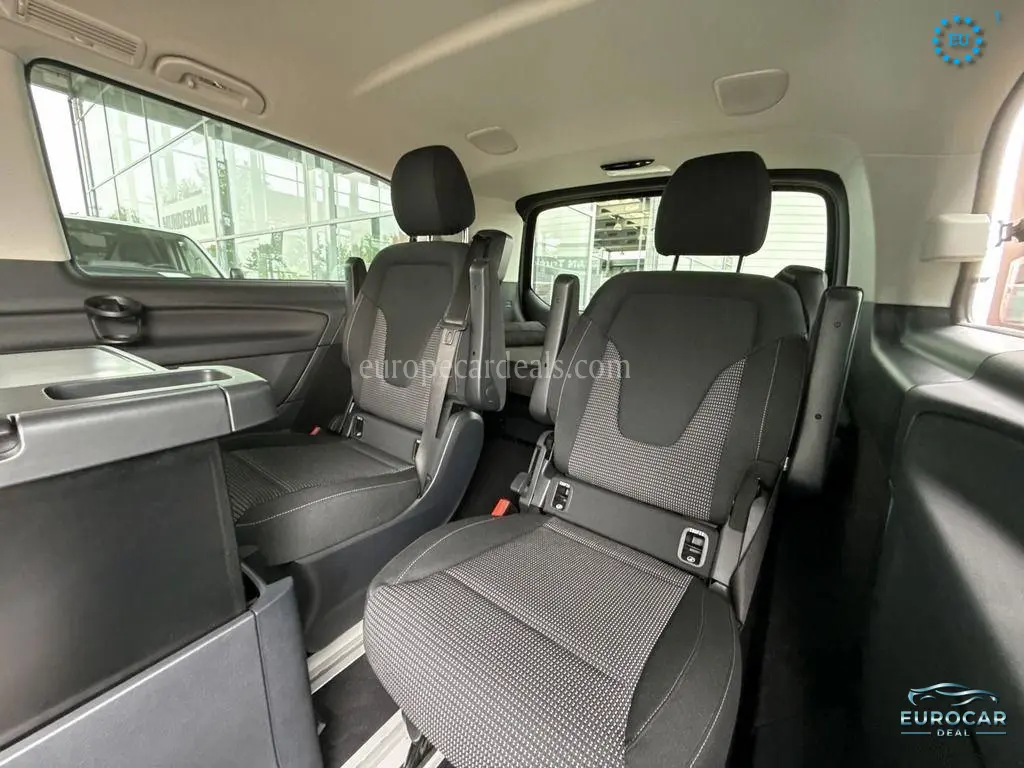 Mercedes-Benz V 220