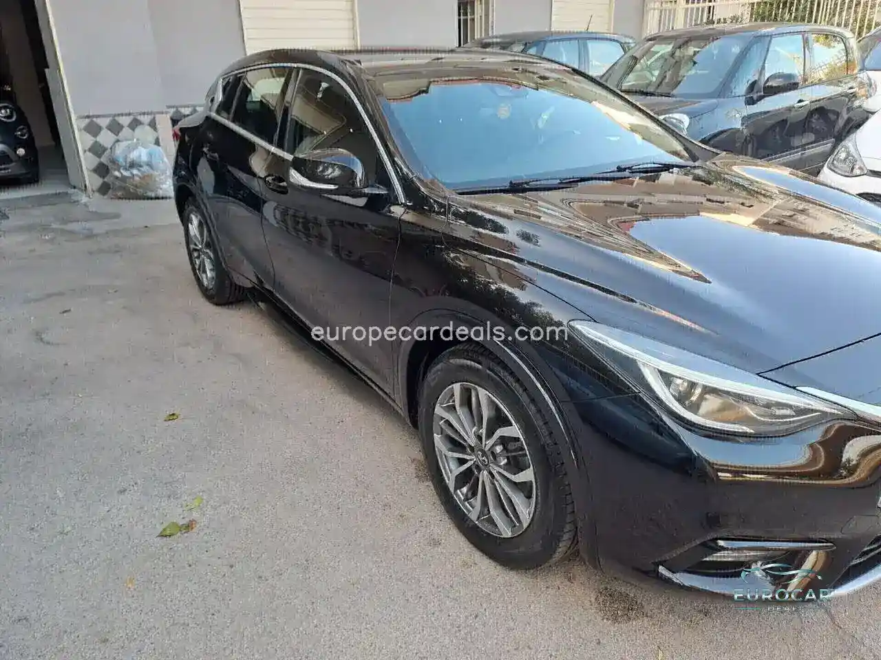 Infiniti Q30