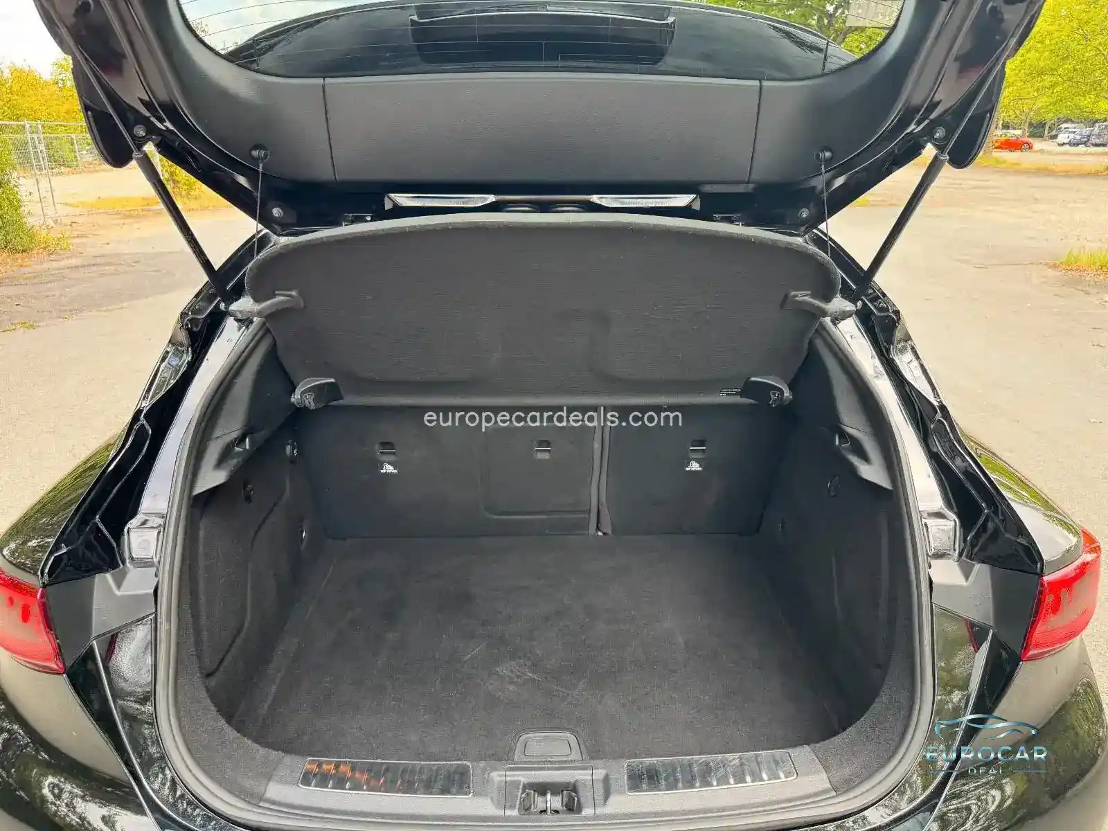 Infiniti Q30