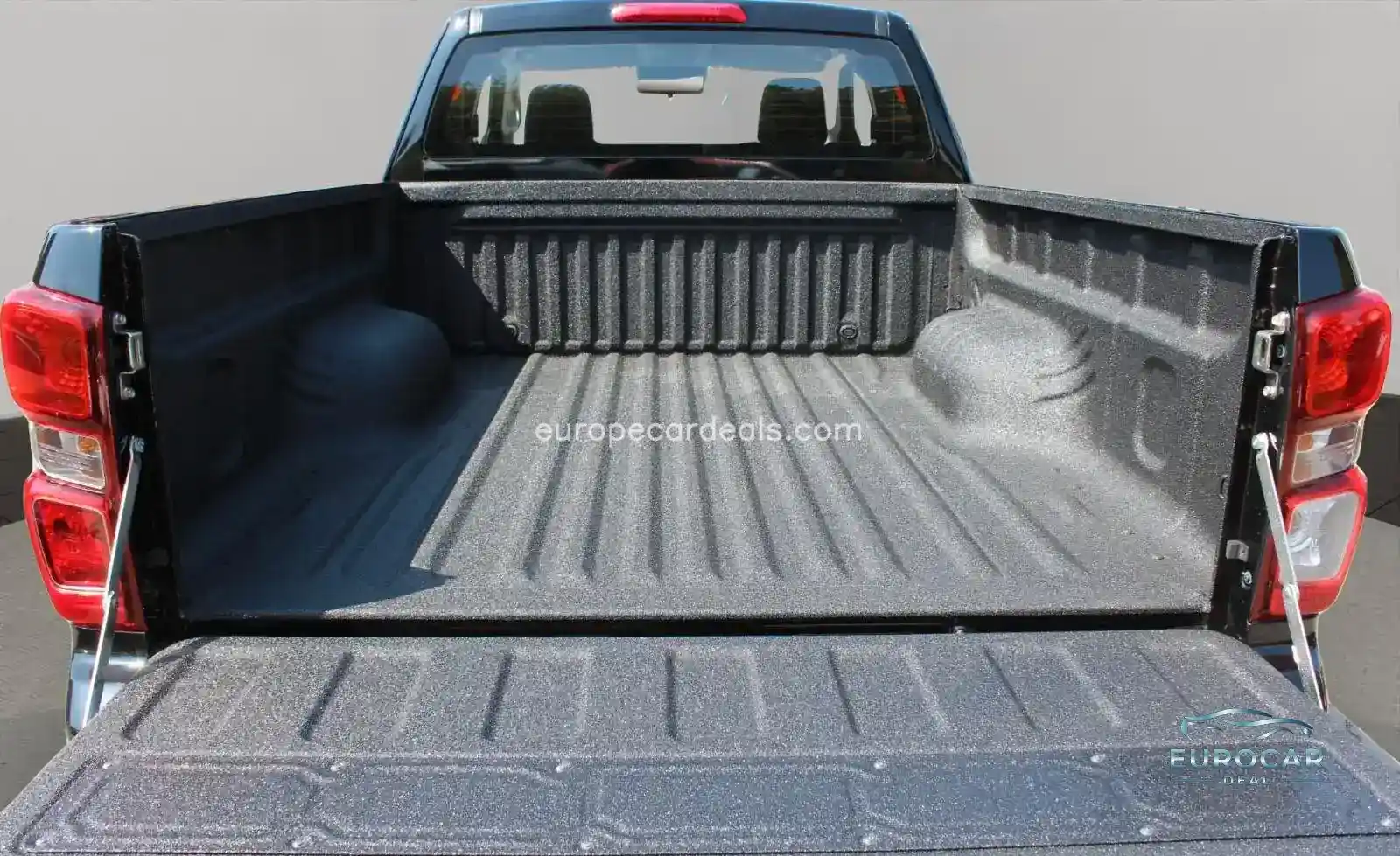 Space Cab 4×4 LS | LADEFLÄCHENBESCHICHTUNG