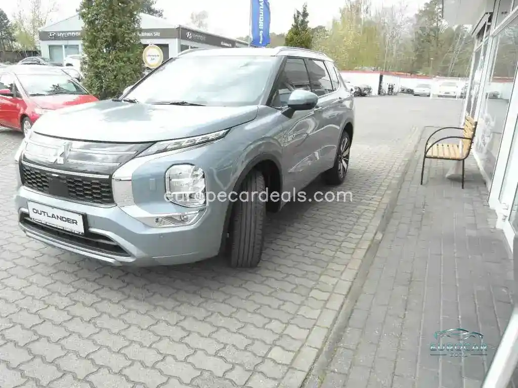 Mitsubishi Plug-in Hybrid Outlander