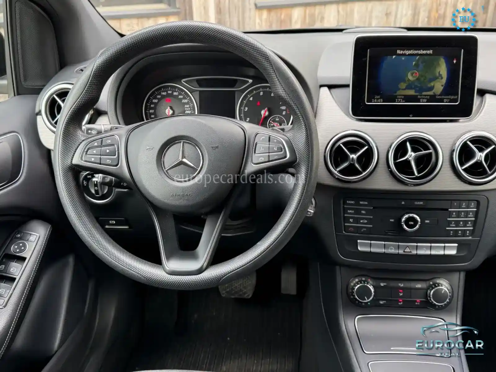 Mercedes-Benz B 180