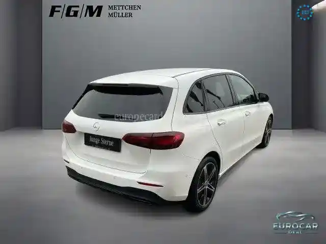 Mercedes-Benz B 220