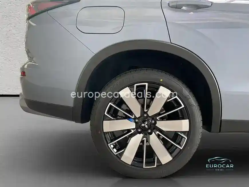 Mitsubishi Plug-in Hybrid Outlander
