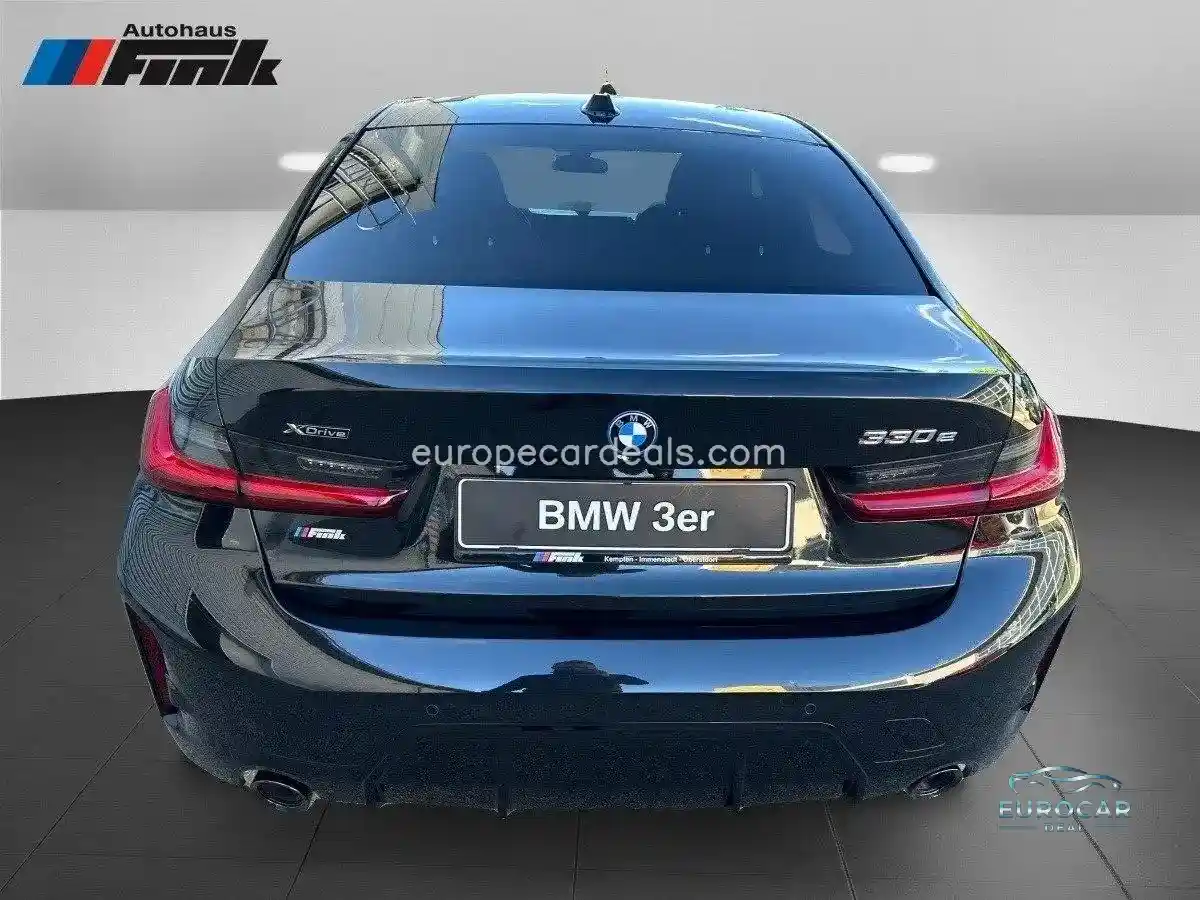BMW 330