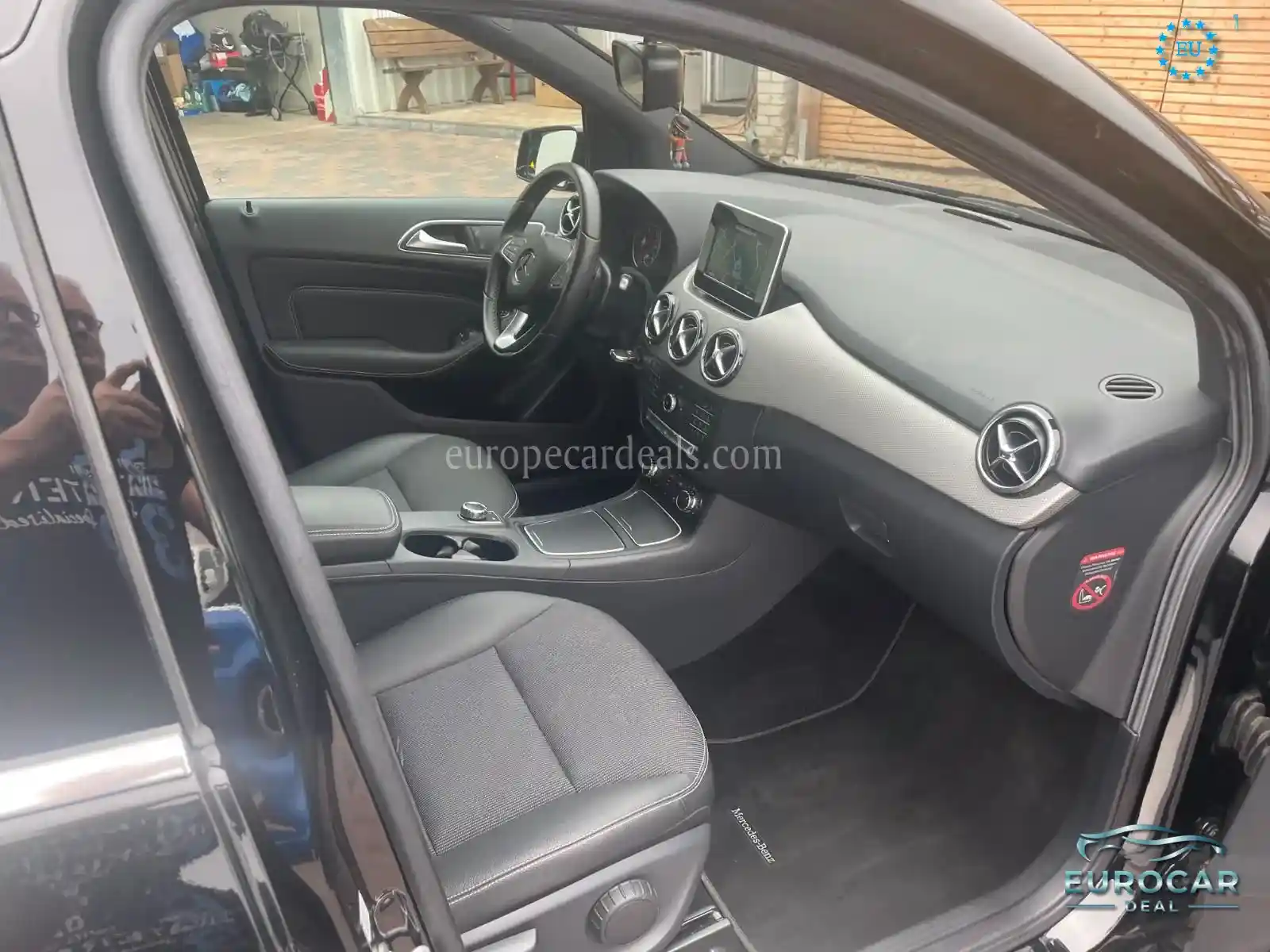 Mercedes-Benz B 180