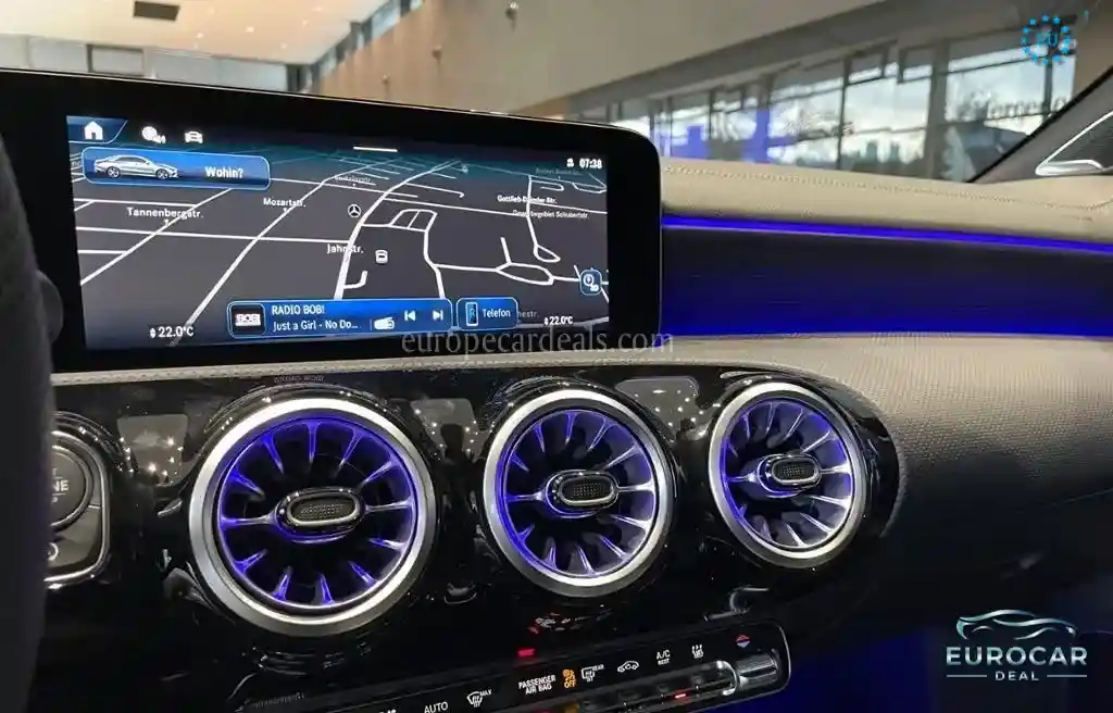 Mercedes-Benz CLA 220
