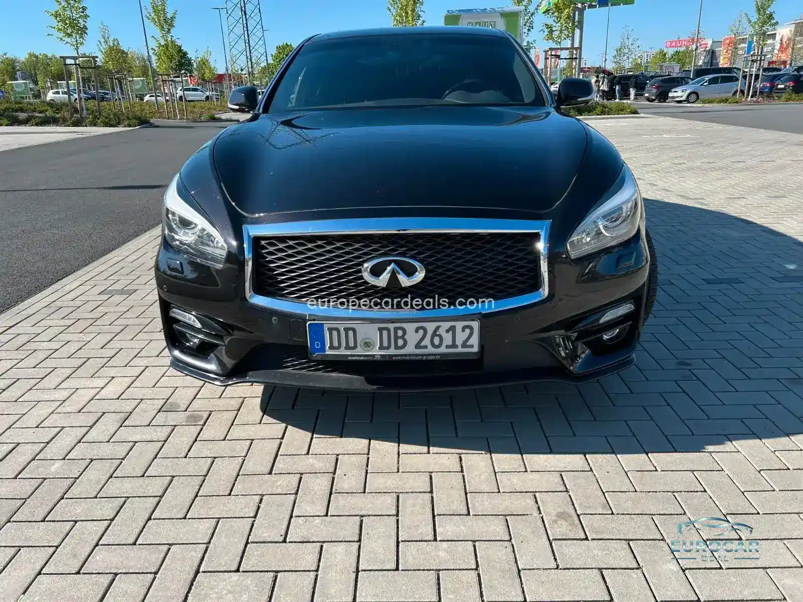 Infiniti Q70