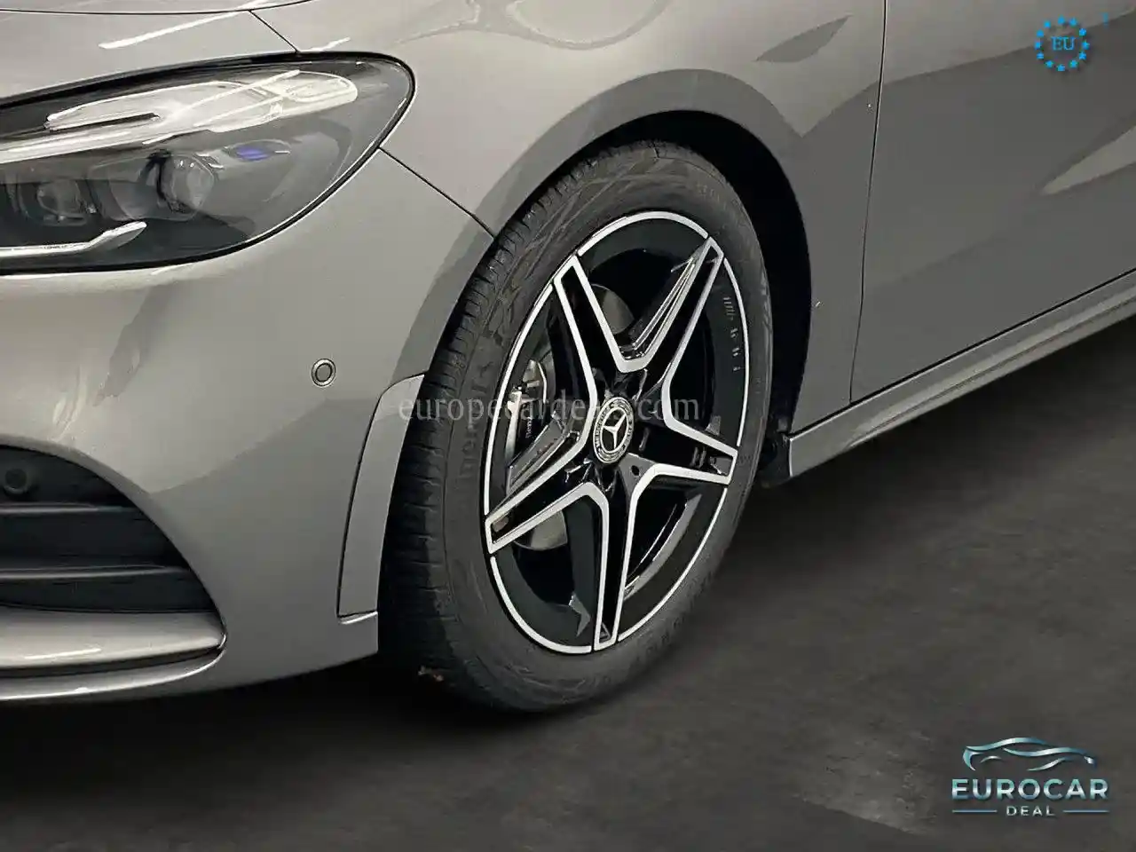 Mercedes-Benz B 180