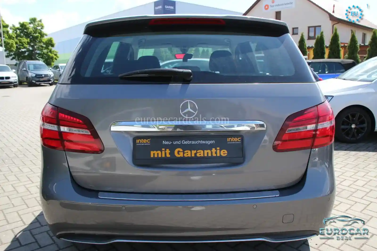 Mercedes-Benz B 180