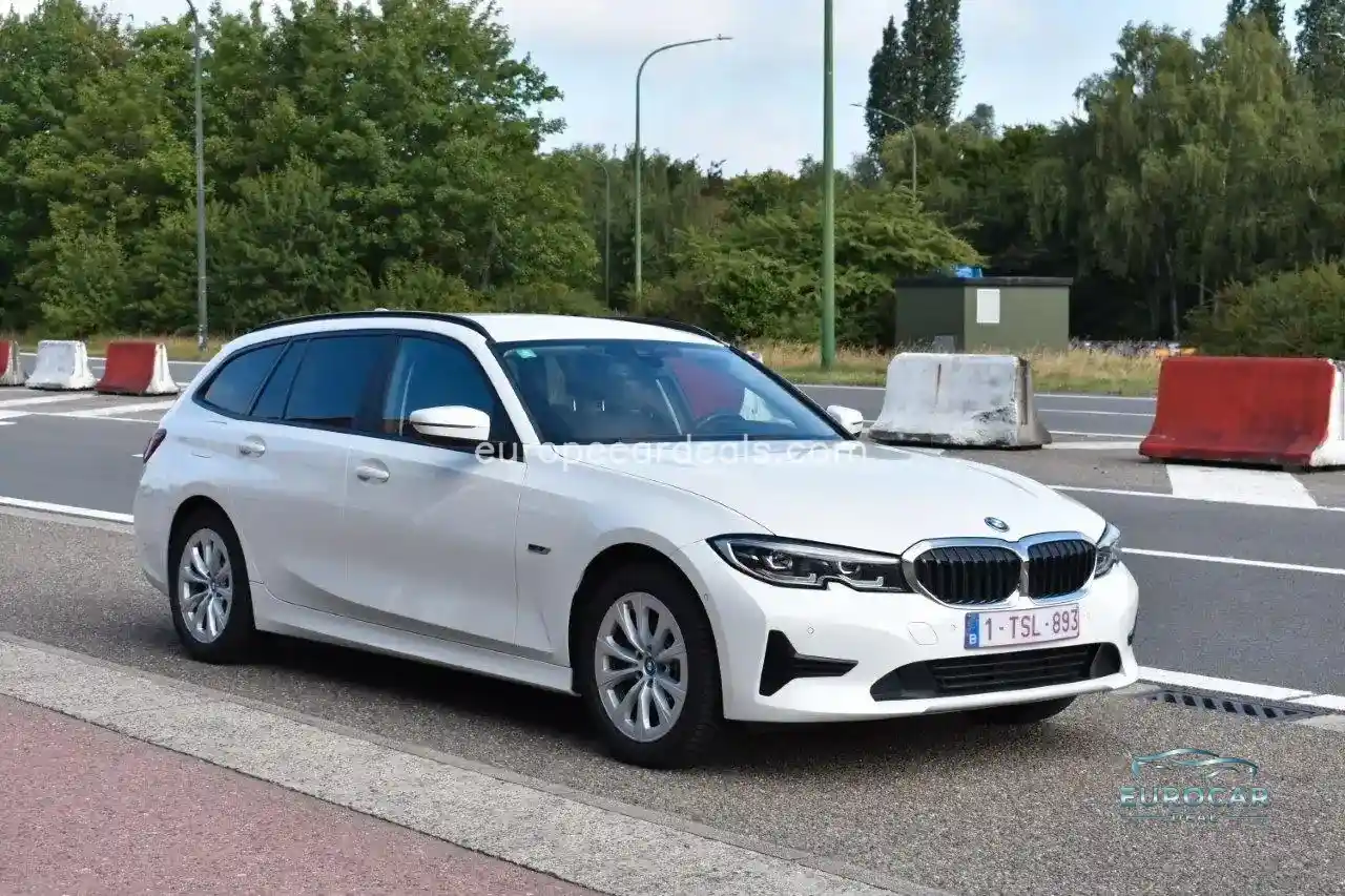 BMW 320