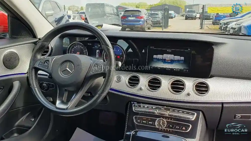 Mercedes-Benz E 200