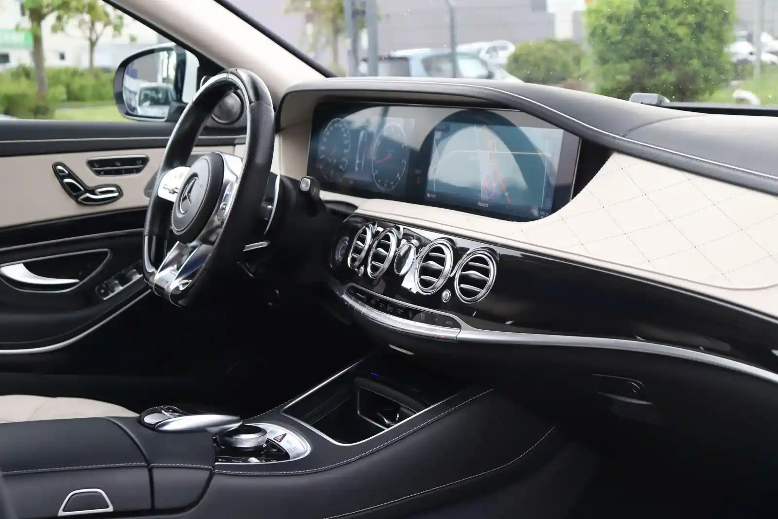 Mercedes-Benz S 600