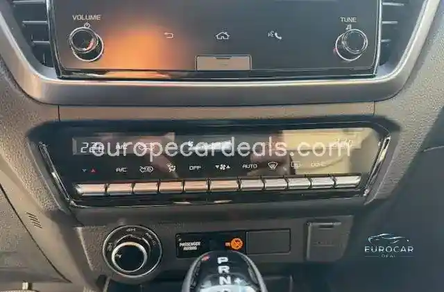 Space Cab 4X4 Allrad LSE Autom.MY2025 Lede