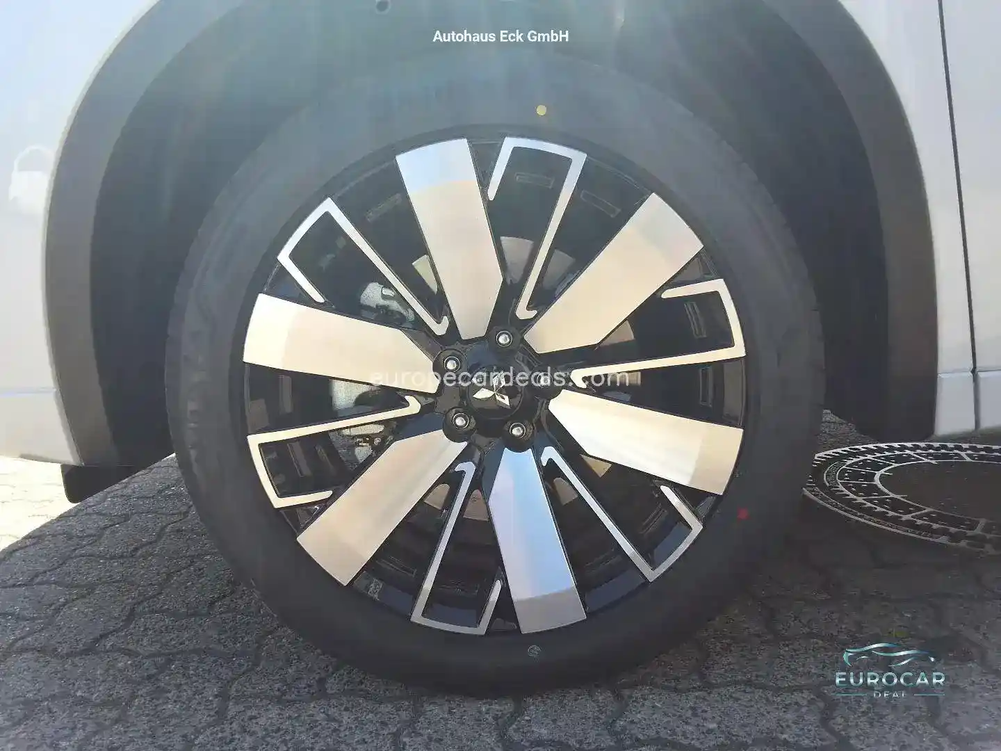 Mitsubishi Plug-in Hybrid Outlander