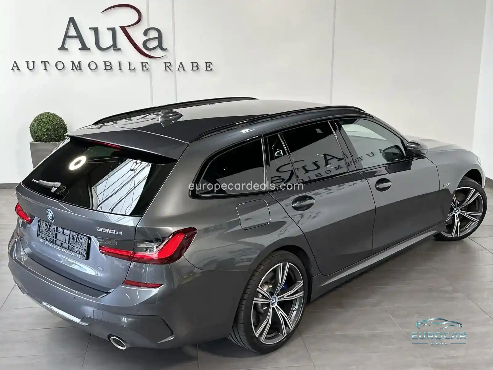 BMW 330