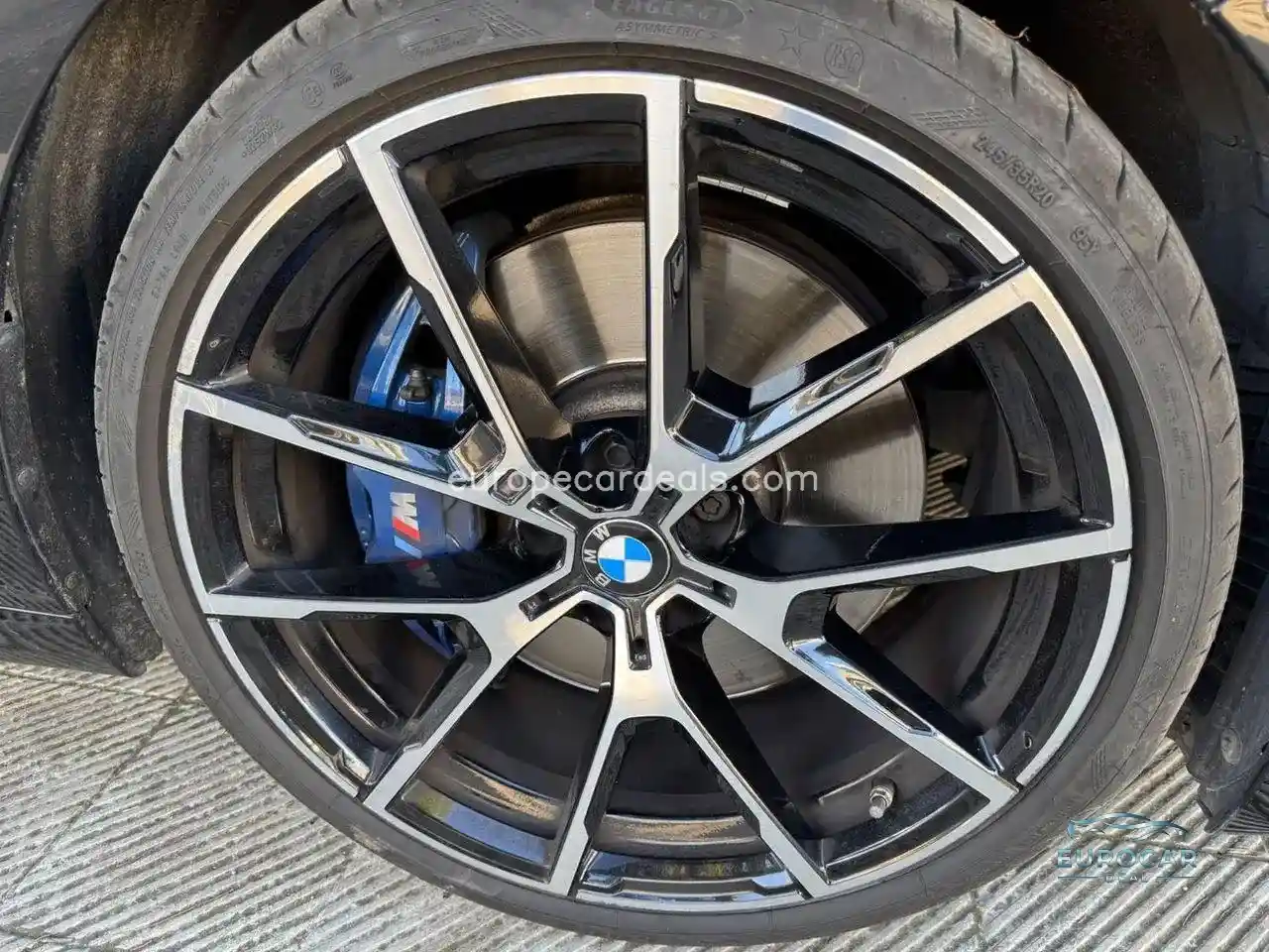 BMW 840