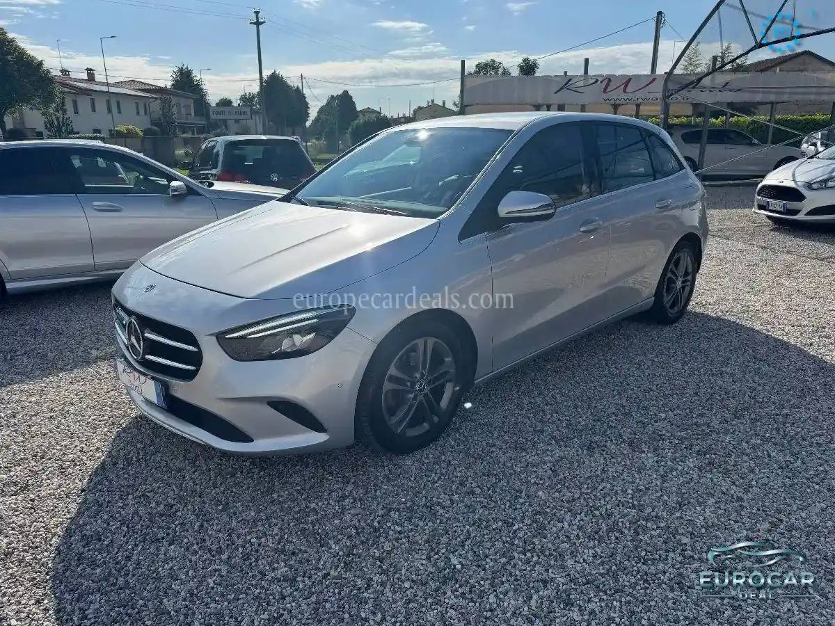 Mercedes-Benz B 180