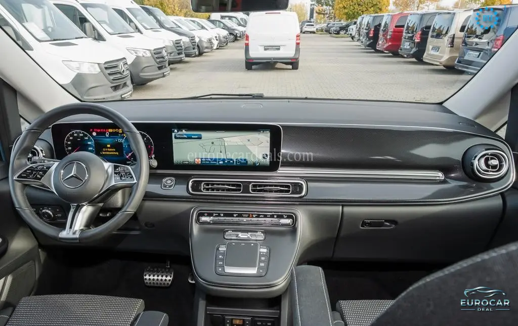 Mercedes-Benz V 220