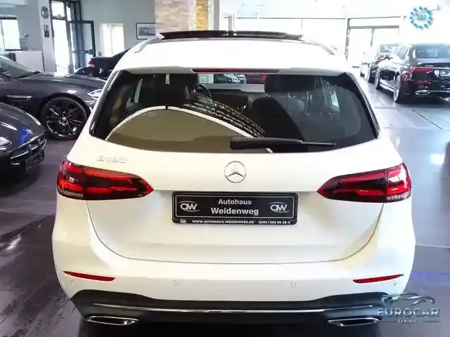 Mercedes-Benz B 180