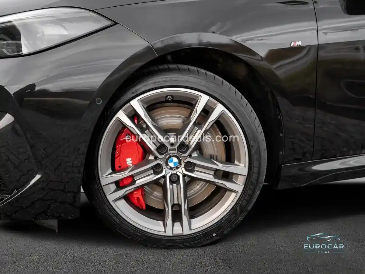 BMW M235