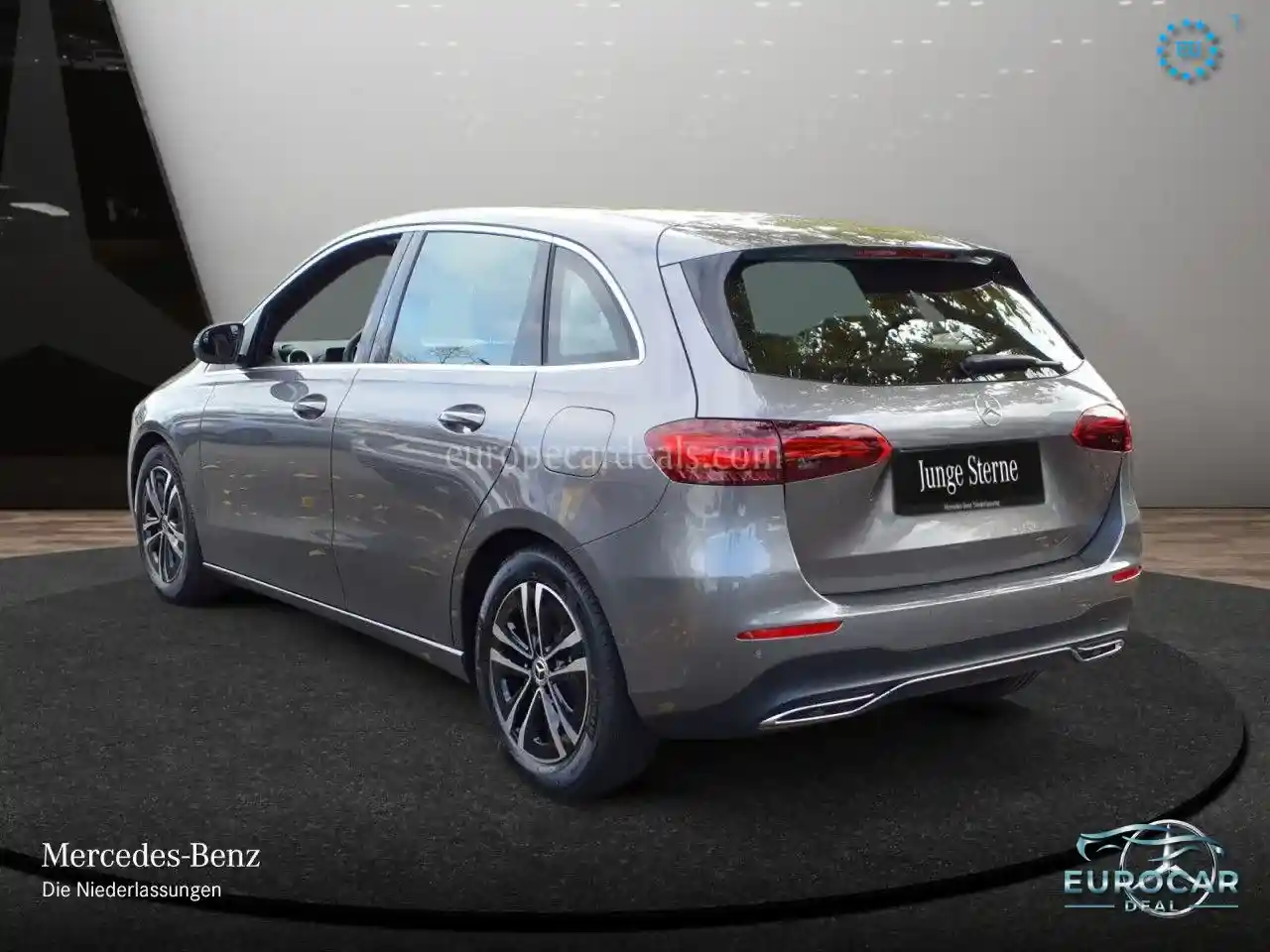 Mercedes-Benz B 180