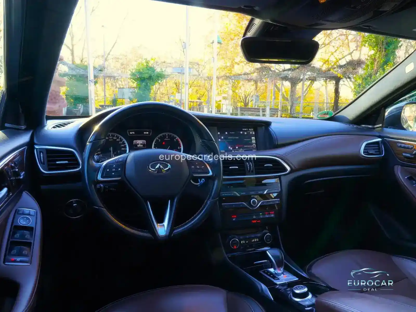 Infiniti QX30