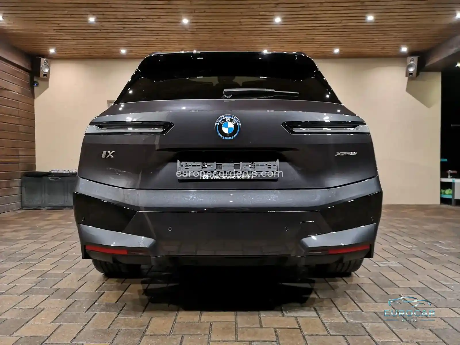 BMW iX