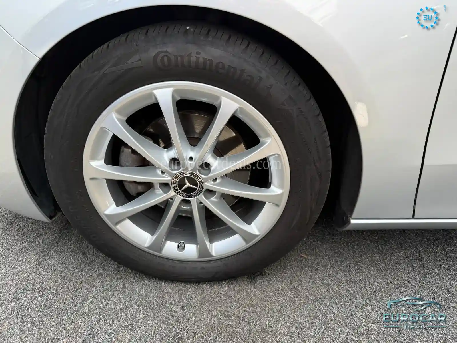 Mercedes-Benz B 180