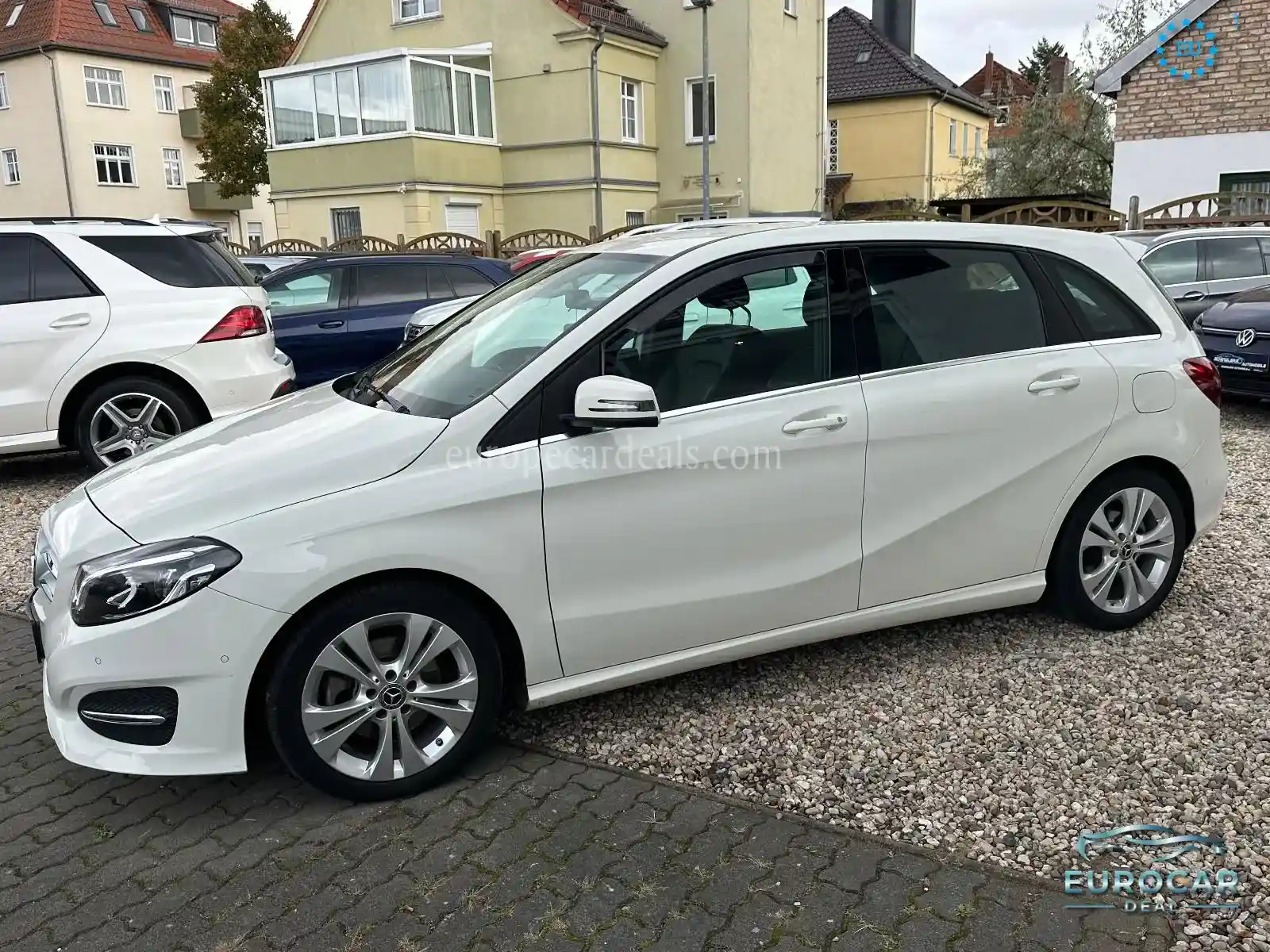 Mercedes-Benz B 180