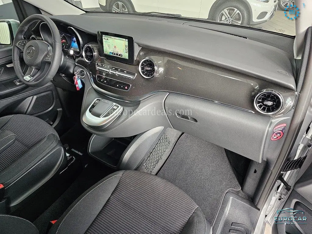 Mercedes-Benz V 220