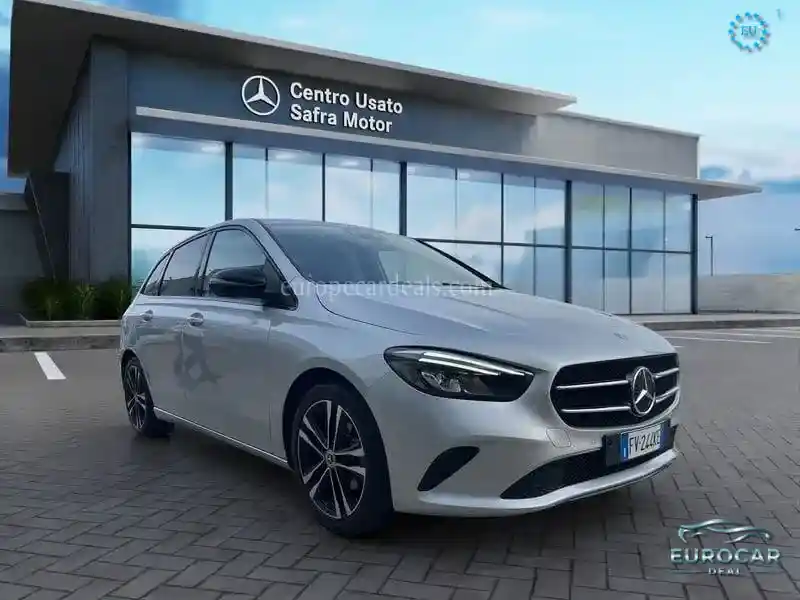 Mercedes-Benz B 180