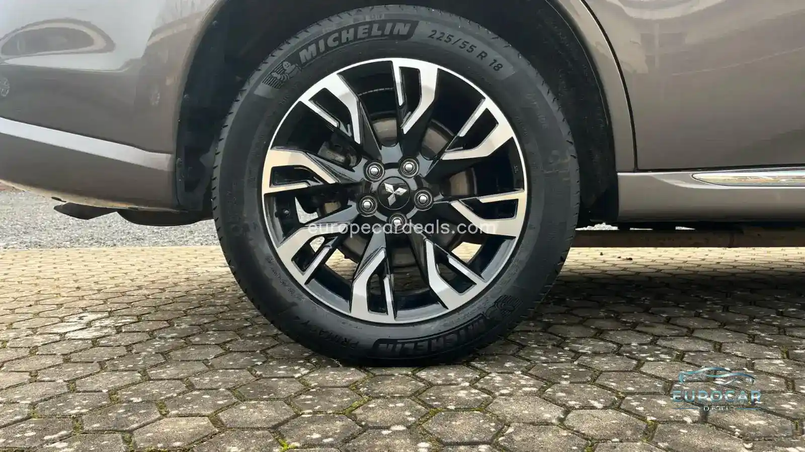 Mitsubishi Plug-in Hybrid Outlander