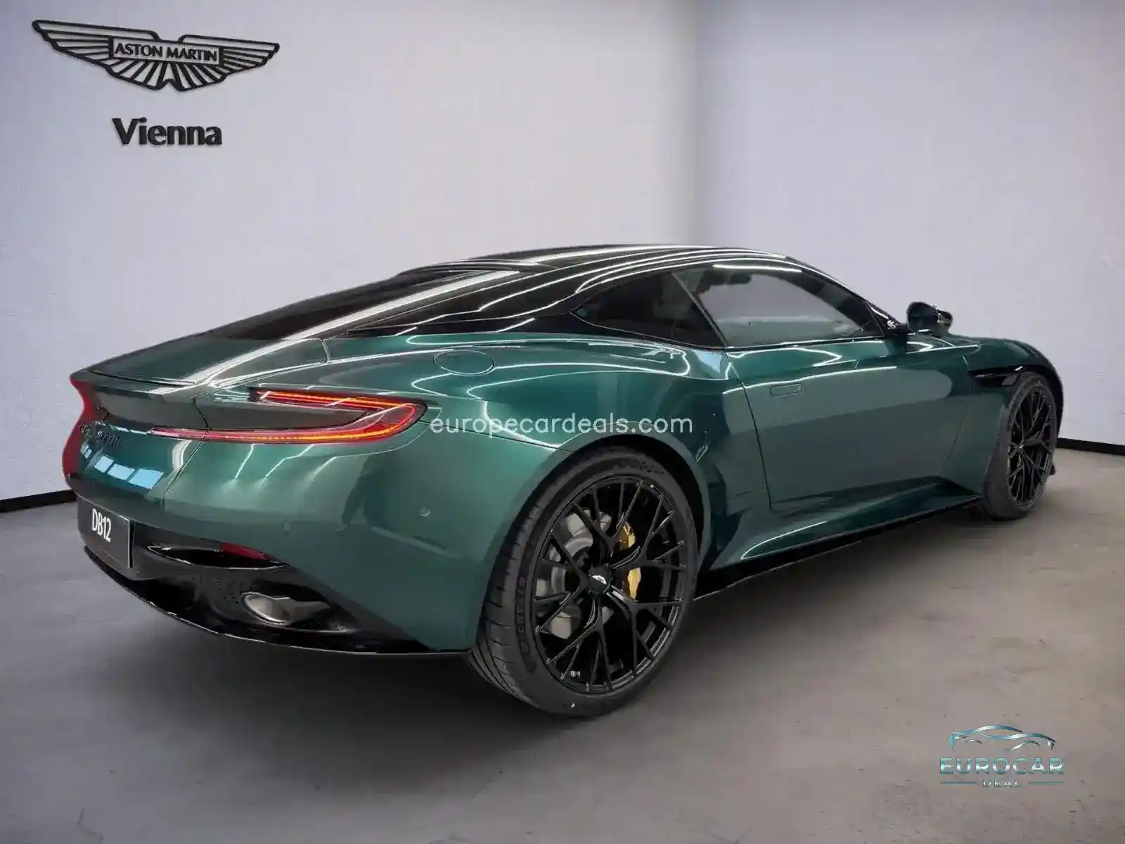 Aston Martin DB12