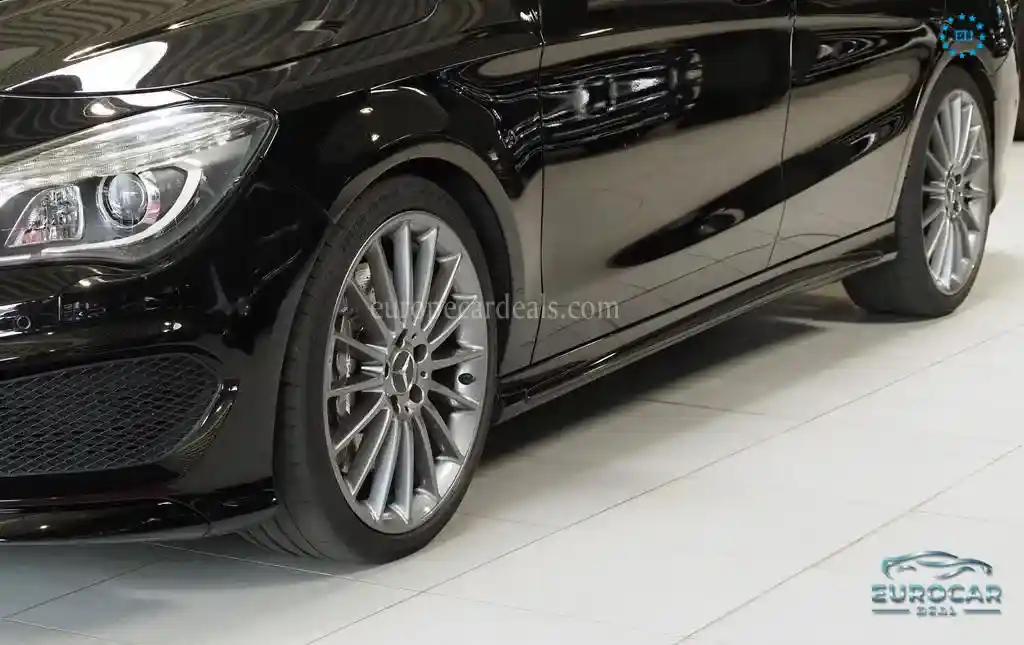 Mercedes-Benz CLA 45 AMG Shooting Brake