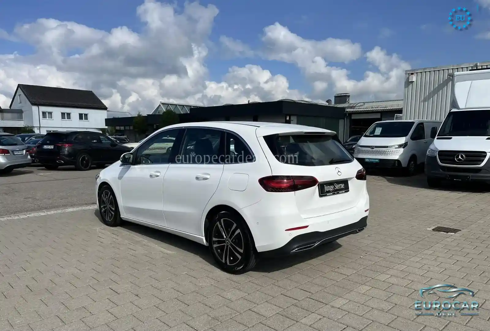 Mercedes-Benz B 180