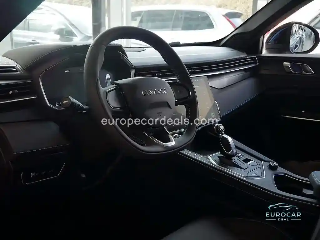 Lynk&Co 01