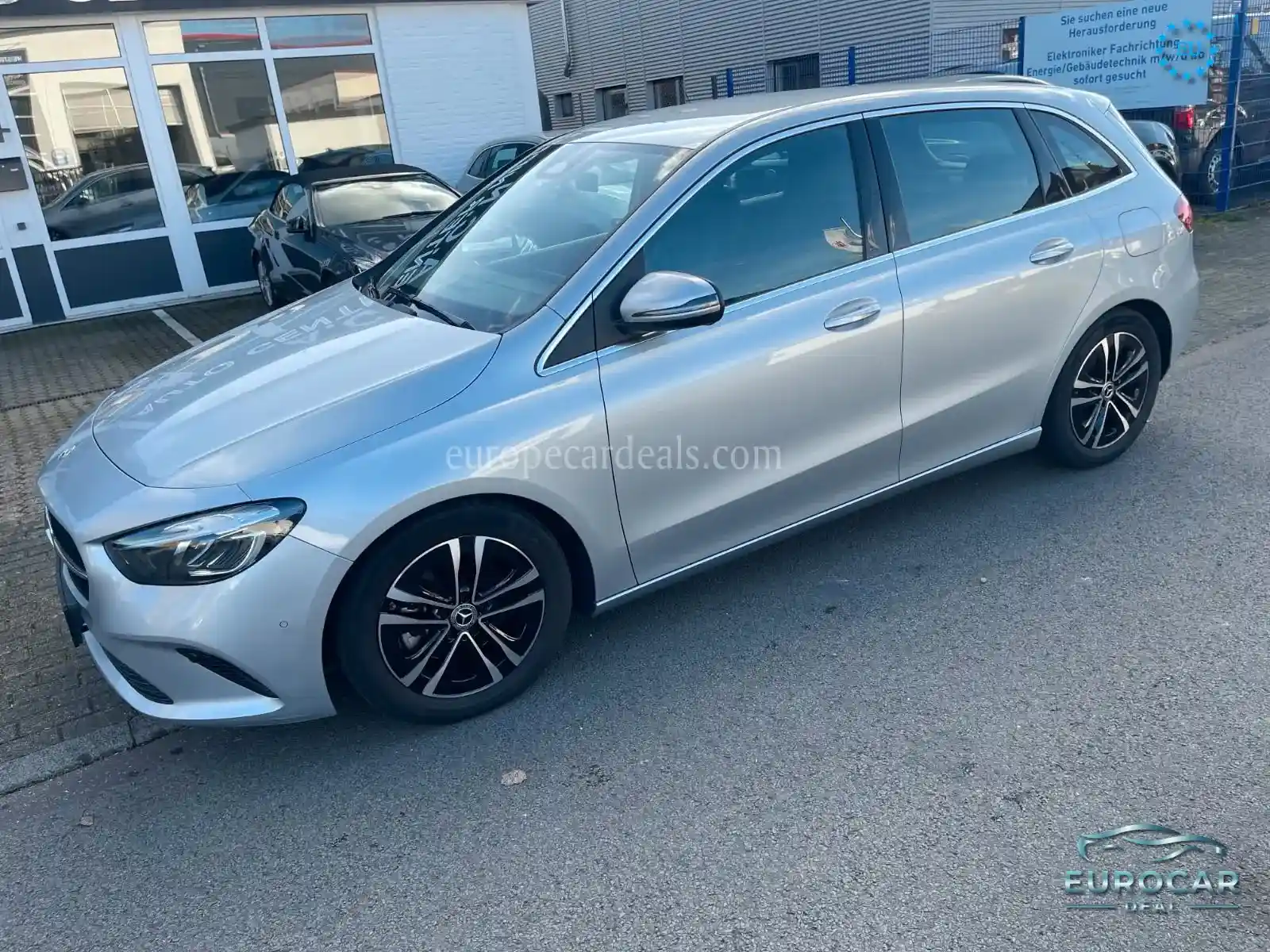 Mercedes-Benz B 180