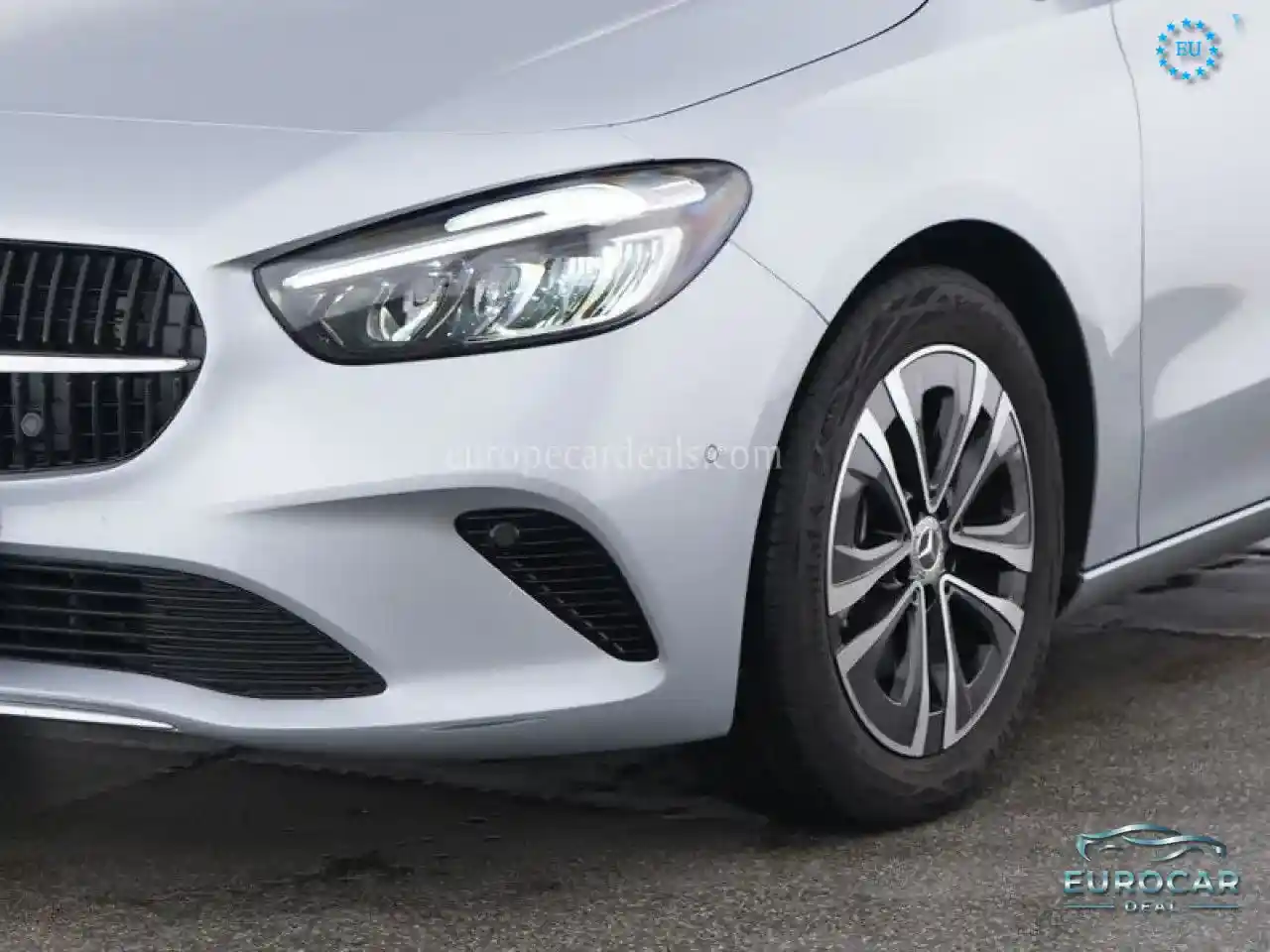 Mercedes-Benz B 180