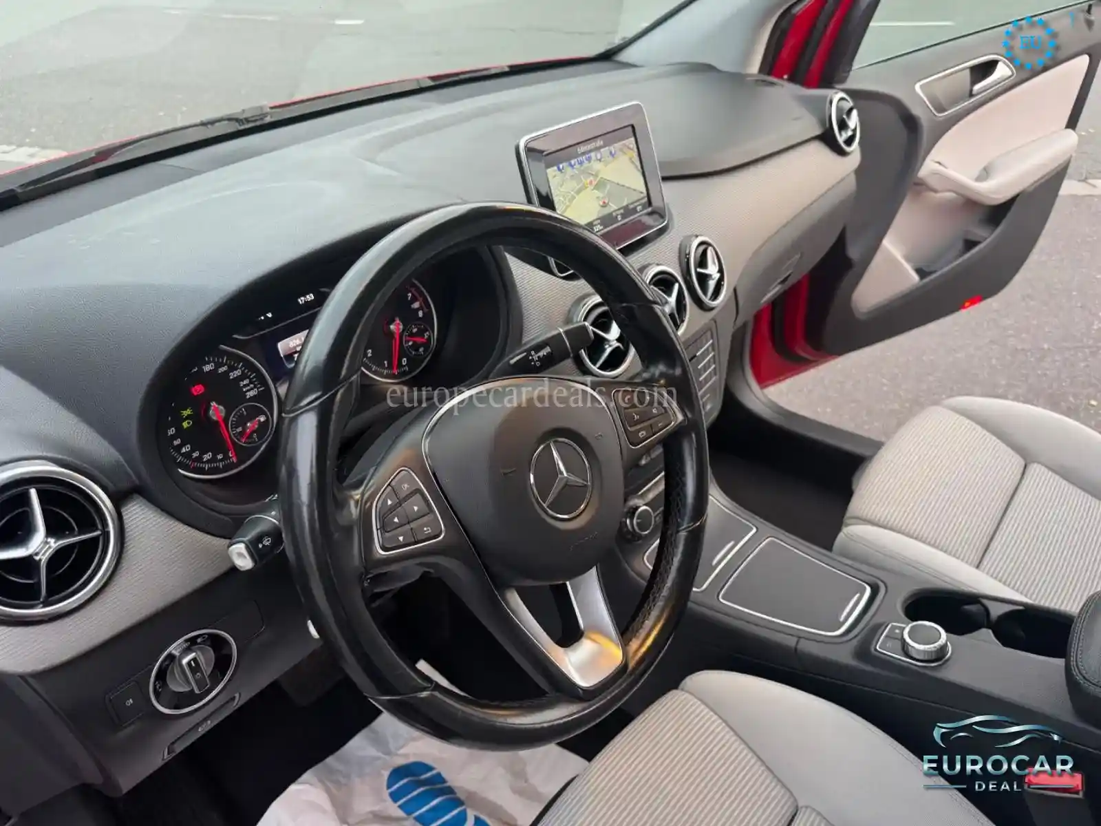Mercedes-Benz B 180