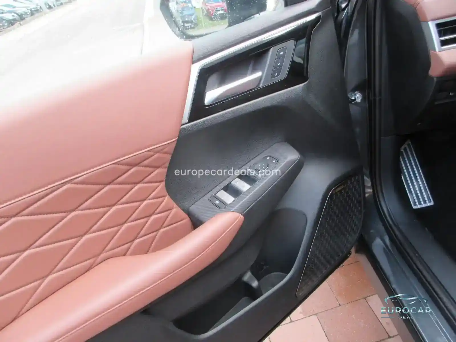 Mitsubishi Plug-in Hybrid Outlander