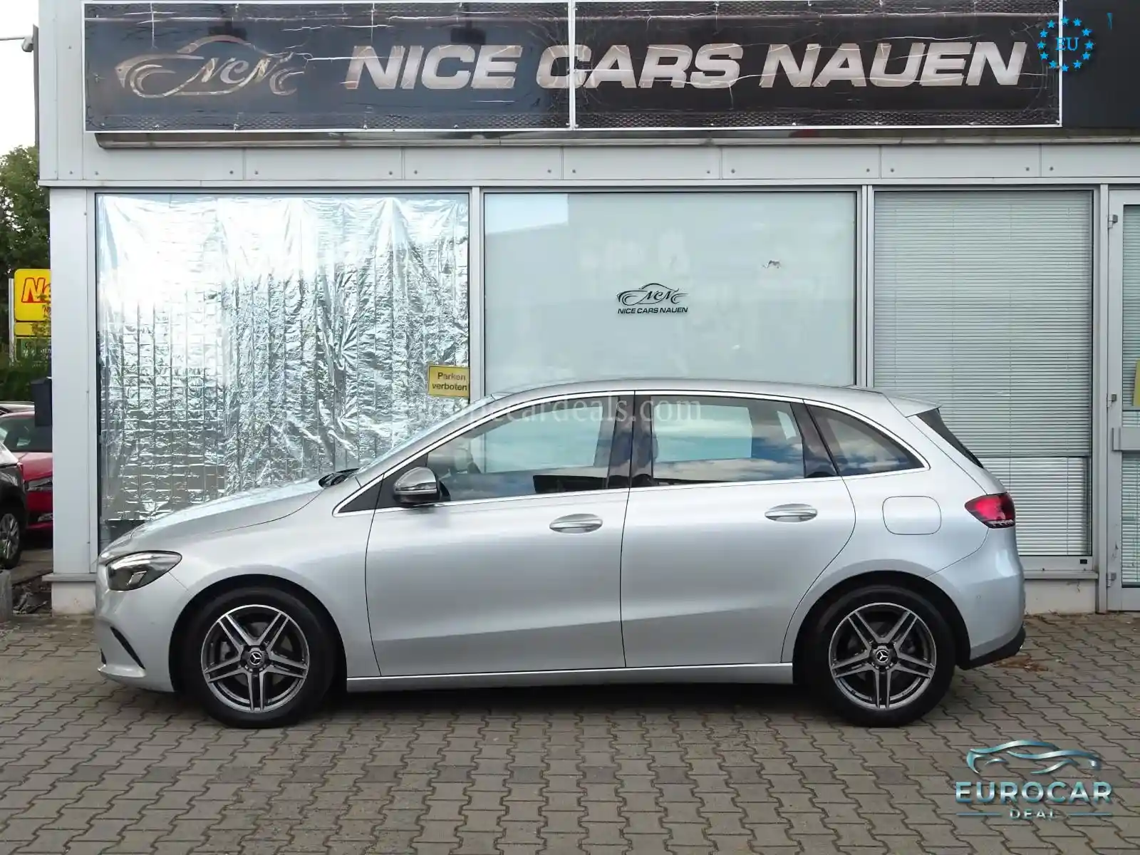 Mercedes-Benz B 180